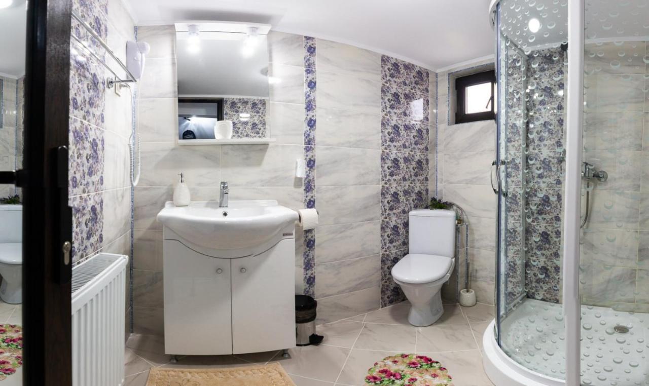 Casa Lazar Hotel Buşteni Eksteriør billede